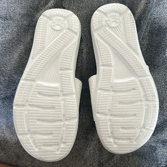 Under Armour slides - Picture 4 of 5